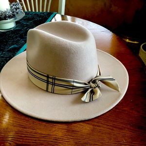 Gigi pip hat in nude